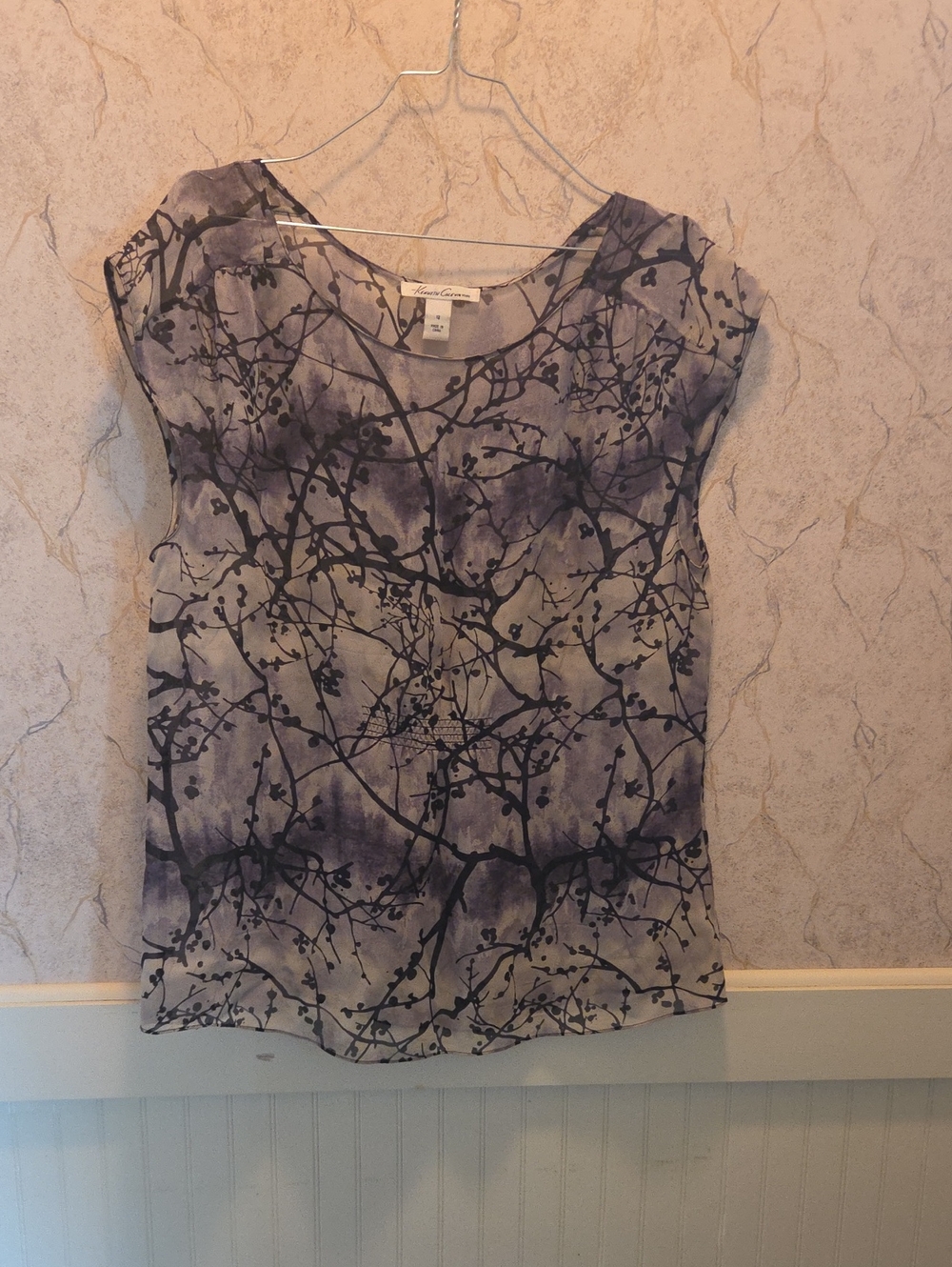 Kenneth Cole New York Gray & Purple and Black Branch Print Cap Sleeve Top